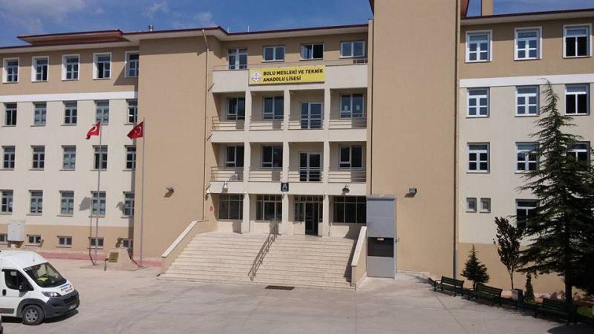 BOLU İLİ MERKEZ İLÇESİ SEMERKANT MAHALLESİ 1 ADET 16 DERSLİKLİ TİCARET MESLEK LİSESİ EK BİNA İNŞAATI İLE ALTYAPI VE ÇEVR