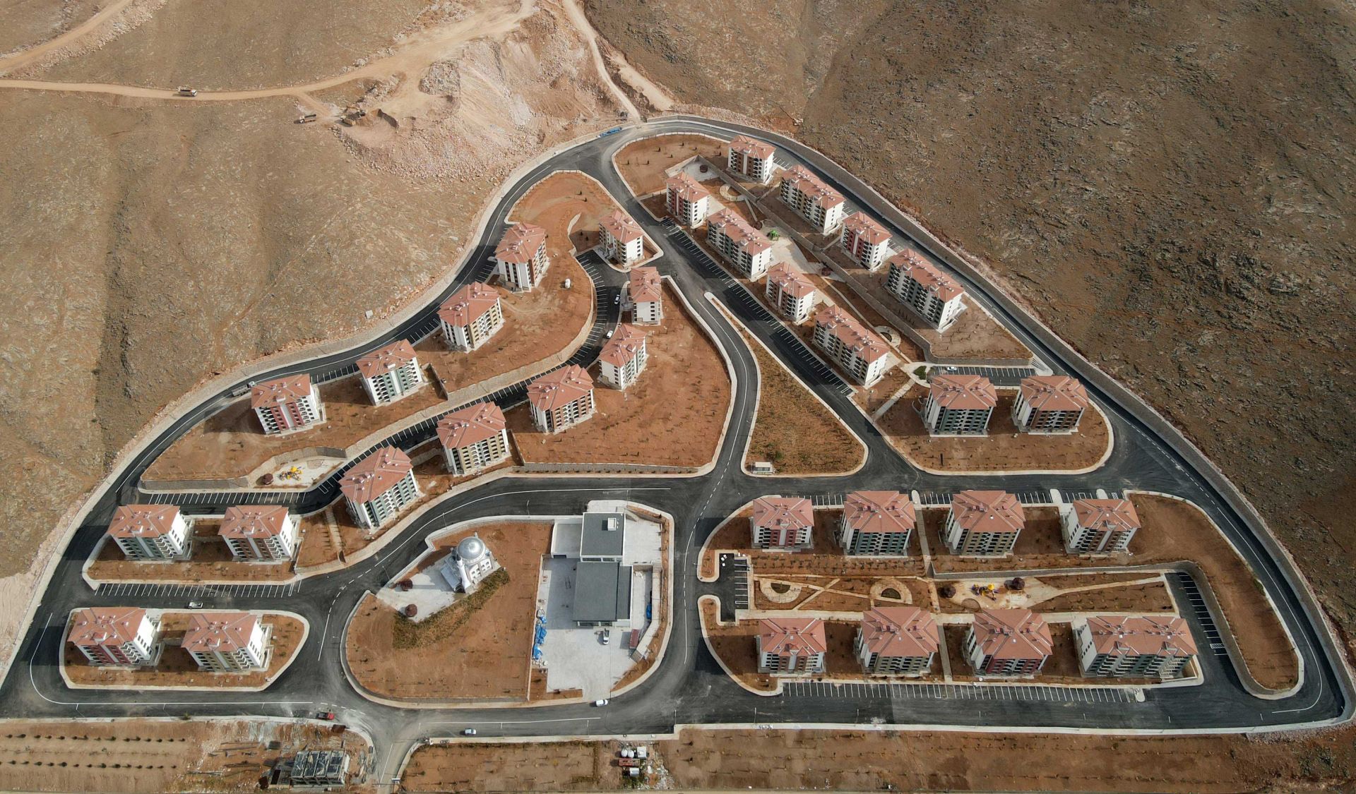 Elazığ İli Merkez İlçesi Yemişlik Mahallesi 2. Etap 560 Adet Konut 7 Adet Dükkân ve 1 Adet Cami İnşaatları İle Altyapı v